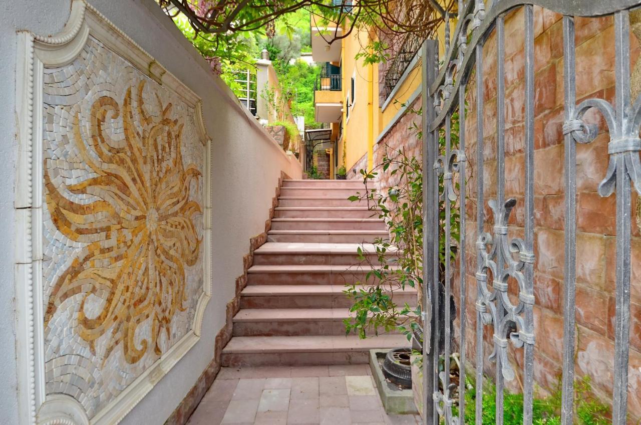 Hotel Meduza Bečići Zewnętrze zdjęcie