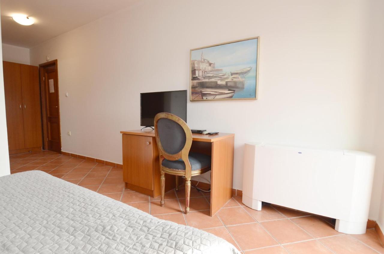 Hotel Meduza Bečići Zewnętrze zdjęcie