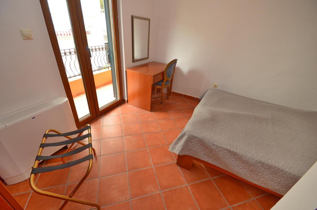 Hotel Meduza Bečići Zewnętrze zdjęcie
