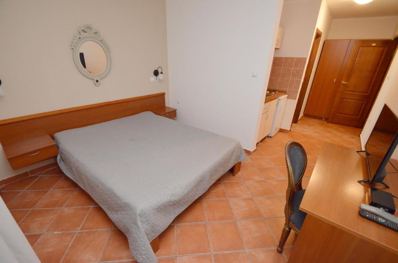 Hotel Meduza Bečići Zewnętrze zdjęcie