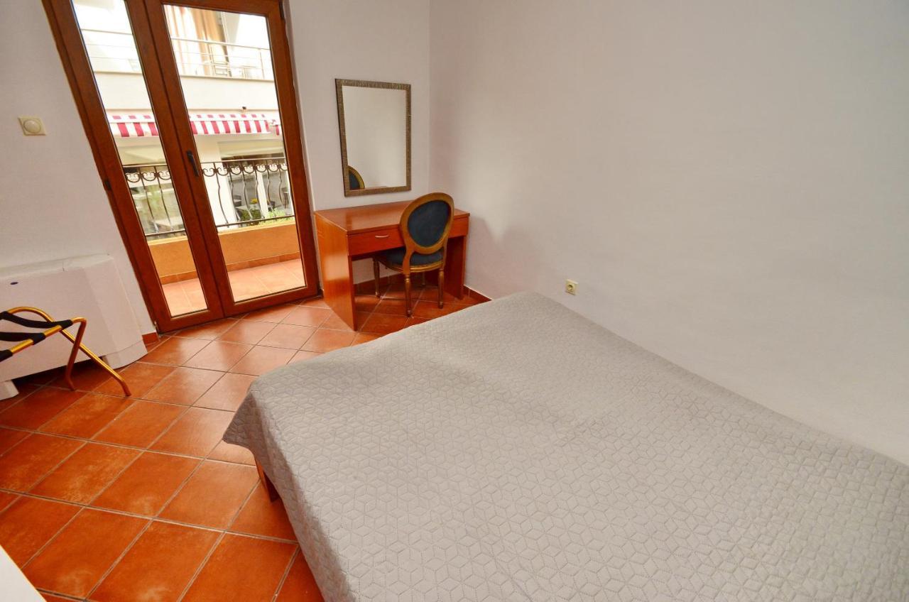 Hotel Meduza Bečići Zewnętrze zdjęcie
